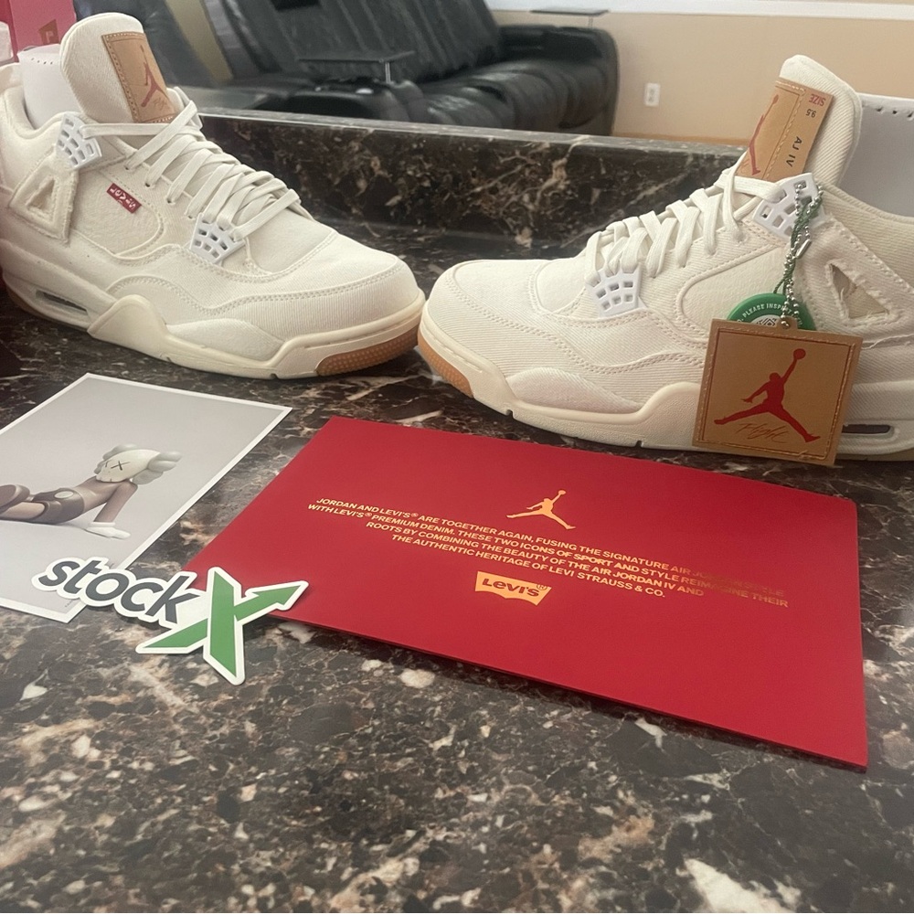 Jordan 4 white Levi’s size 9.5